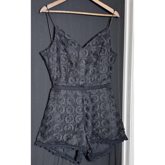 Lovers + Friends‎ Fairy Black Crochet Whimsigoth Strappy Open Tie Back Romper L - Picture 1 of 11